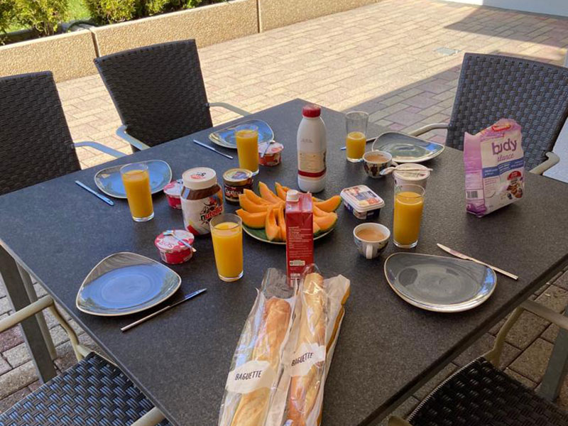 Frühstück in der Morgensonne