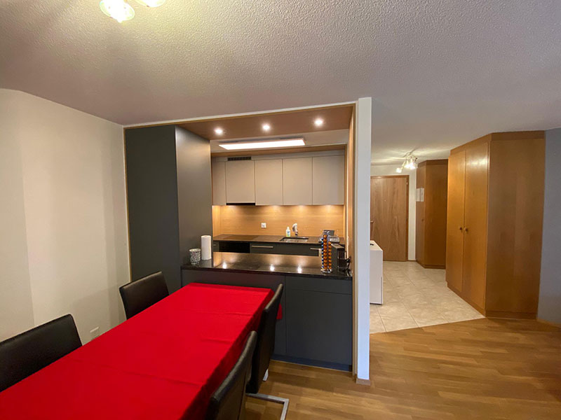 Küche, Essbereich und Flur der Ferienwohnung